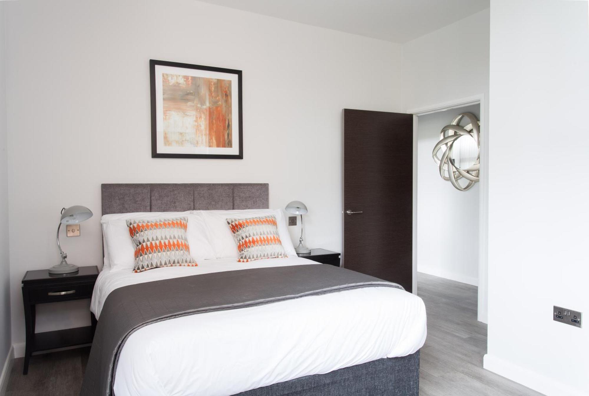 Cotels At 7Zero1 Serviced Apartments - Modern Apartments, Superfast Broadband, Free Parking, Centrally Located Milton Keynes Kültér fotó